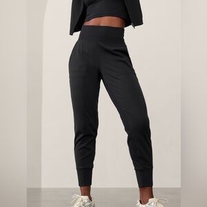 Athleta Venice High Rise Jogger — Black, size Large
